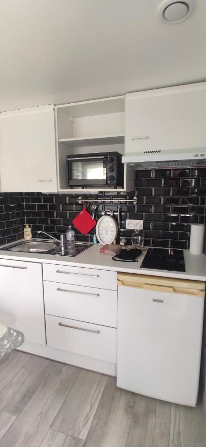 Petit Logement Sur Jardin Apartment Saint-Herblain Ngoại thất bức ảnh